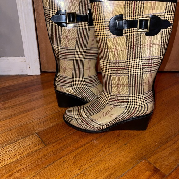 Henry Ferrera Plaid Wedge Rain Boots - Picture 6 of 11